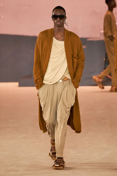 Look 2